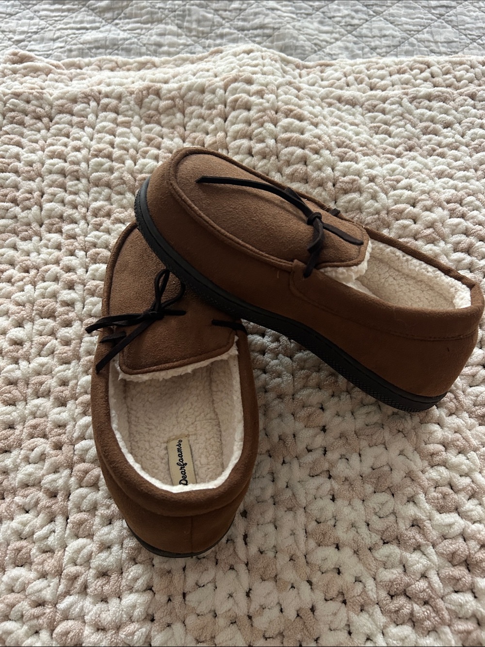 Dearfoams Brown Suede Moccasin Slipper with Sherpa Lining size boys 4-5 - Picture 3 of 4